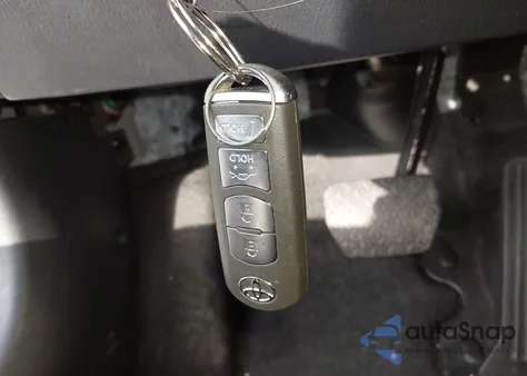 2020 Toyota Yaris Xle from USA, damaged, VIN 3MYDLBYV8LY714975